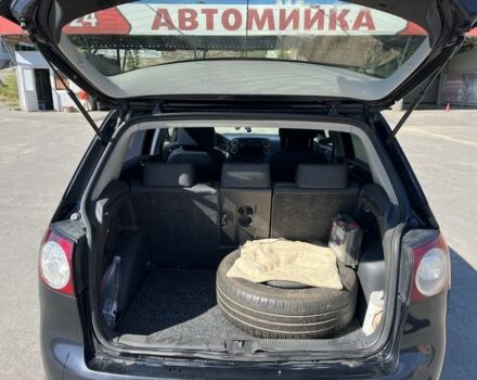 Черный Фольксваген Гольф Плюс, объемом двигателя 1.6 л и пробегом 356 тыс. км за 5800 $, фото 6 на Automoto.ua