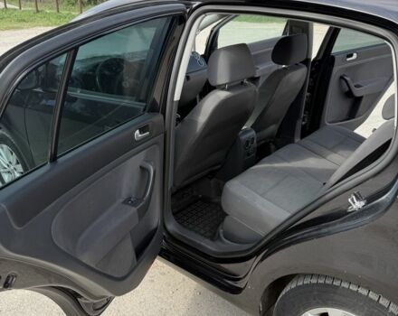 Черный Фольксваген Гольф Плюс, объемом двигателя 1.6 л и пробегом 280 тыс. км за 5299 $, фото 17 на Automoto.ua