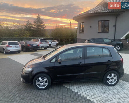 Черный Фольксваген Гольф Плюс, объемом двигателя 1.6 л и пробегом 204 тыс. км за 5450 $, фото 11 на Automoto.ua