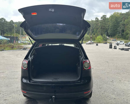 Черный Фольксваген Гольф Плюс, объемом двигателя 1.6 л и пробегом 215 тыс. км за 5800 $, фото 5 на Automoto.ua