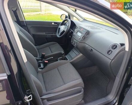 Черный Фольксваген Гольф Плюс, объемом двигателя 1.4 л и пробегом 243 тыс. км за 5250 $, фото 11 на Automoto.ua