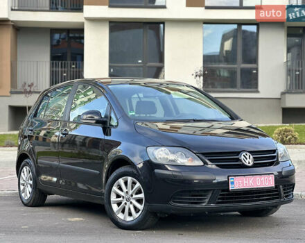 Черный Фольксваген Гольф Плюс, объемом двигателя 1.4 л и пробегом 250 тыс. км за 4999 $, фото 4 на Automoto.ua