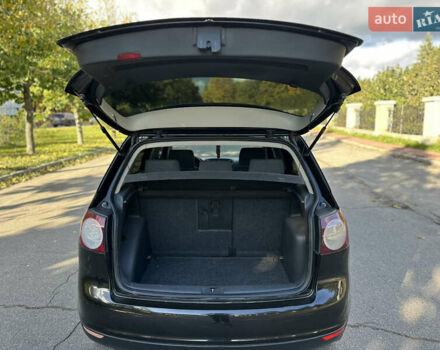 Черный Фольксваген Гольф Плюс, объемом двигателя 2 л и пробегом 250 тыс. км за 5800 $, фото 17 на Automoto.ua