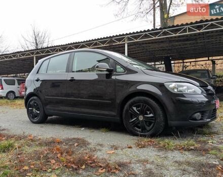 Черный Фольксваген Гольф Плюс, объемом двигателя 1.4 л и пробегом 218 тыс. км за 4850 $, фото 8 на Automoto.ua
