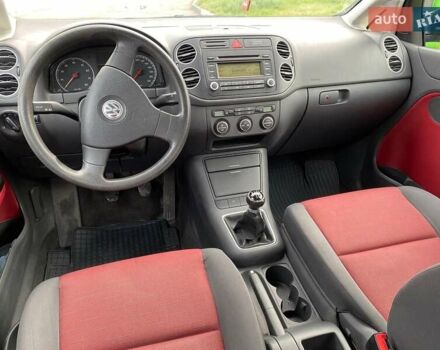 Черный Фольксваген Гольф Плюс, объемом двигателя 1.4 л и пробегом 189 тыс. км за 5000 $, фото 9 на Automoto.ua