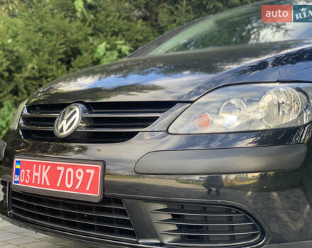 Черный Фольксваген Гольф Плюс, объемом двигателя 1.6 л и пробегом 248 тыс. км за 5550 $, фото 5 на Automoto.ua