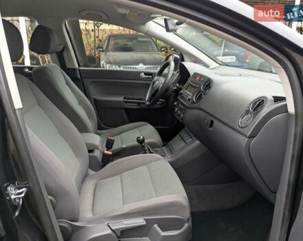 Черный Фольксваген Гольф Плюс, объемом двигателя 1.4 л и пробегом 218 тыс. км за 4850 $, фото 26 на Automoto.ua