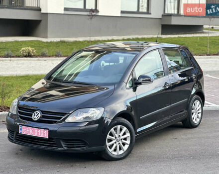 Черный Фольксваген Гольф Плюс, объемом двигателя 1.4 л и пробегом 250 тыс. км за 4999 $, фото 1 на Automoto.ua