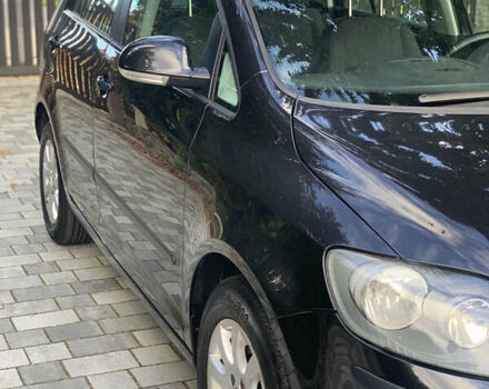 Черный Фольксваген Гольф Плюс, объемом двигателя 1.6 л и пробегом 248 тыс. км за 5550 $, фото 9 на Automoto.ua