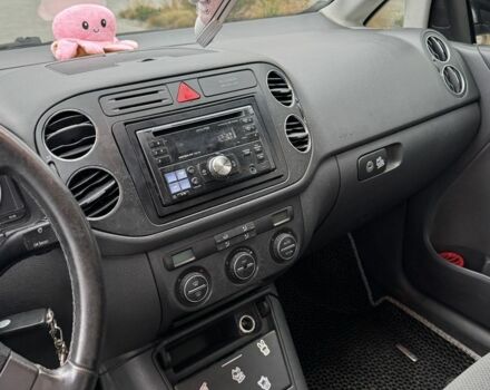 Черный Фольксваген Гольф Плюс, объемом двигателя 1.9 л и пробегом 275 тыс. км за 5300 $, фото 7 на Automoto.ua