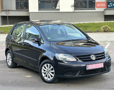 Черный Фольксваген Гольф Плюс, объемом двигателя 1.4 л и пробегом 250 тыс. км за 4999 $, фото 5 на Automoto.ua