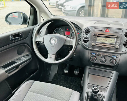 Чорний Фольксваген Golf Plus, об'ємом двигуна 1.4 л та пробігом 136 тис. км за 5699 $, фото 19 на Automoto.ua