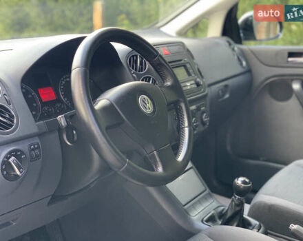 Черный Фольксваген Гольф Плюс, объемом двигателя 1.6 л и пробегом 248 тыс. км за 5550 $, фото 11 на Automoto.ua