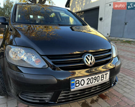 Черный Фольксваген Гольф Плюс, объемом двигателя 1.6 л и пробегом 230 тыс. км за 4950 $, фото 11 на Automoto.ua