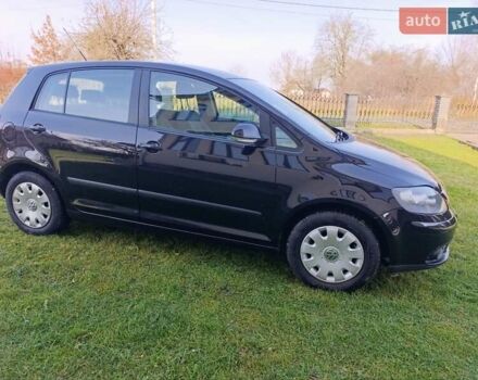 Черный Фольксваген Гольф Плюс, объемом двигателя 1.4 л и пробегом 243 тыс. км за 5250 $, фото 6 на Automoto.ua