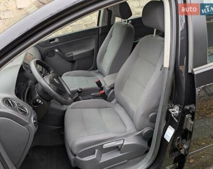 Черный Фольксваген Гольф Плюс, объемом двигателя 1.4 л и пробегом 218 тыс. км за 4850 $, фото 18 на Automoto.ua