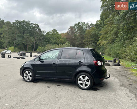 Черный Фольксваген Гольф Плюс, объемом двигателя 1.6 л и пробегом 215 тыс. км за 5800 $, фото 3 на Automoto.ua