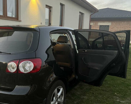 Черный Фольксваген Гольф Плюс, объемом двигателя 1.9 л и пробегом 340 тыс. км за 6300 $, фото 2 на Automoto.ua