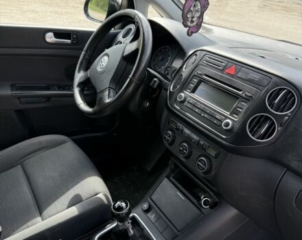 Черный Фольксваген Гольф Плюс, объемом двигателя 1.6 л и пробегом 280 тыс. км за 5299 $, фото 11 на Automoto.ua