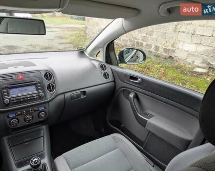 Черный Фольксваген Гольф Плюс, объемом двигателя 1.4 л и пробегом 218 тыс. км за 4850 $, фото 37 на Automoto.ua