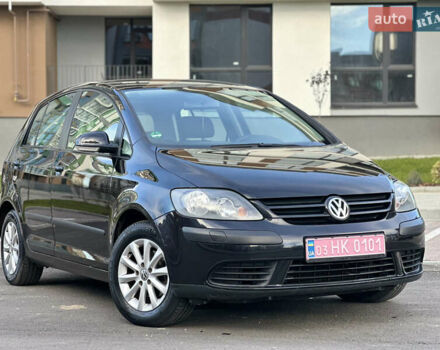 Черный Фольксваген Гольф Плюс, объемом двигателя 1.4 л и пробегом 250 тыс. км за 4999 $, фото 6 на Automoto.ua