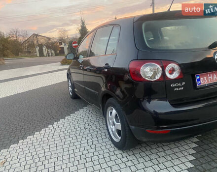 Черный Фольксваген Гольф Плюс, объемом двигателя 1.6 л и пробегом 204 тыс. км за 5450 $, фото 8 на Automoto.ua