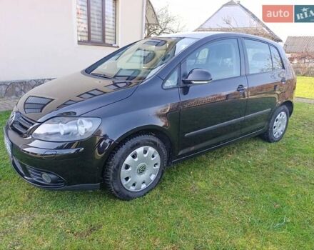 Черный Фольксваген Гольф Плюс, объемом двигателя 1.4 л и пробегом 243 тыс. км за 5250 $, фото 1 на Automoto.ua