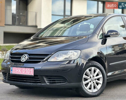 Черный Фольксваген Гольф Плюс, объемом двигателя 1.4 л и пробегом 250 тыс. км за 4999 $, фото 3 на Automoto.ua