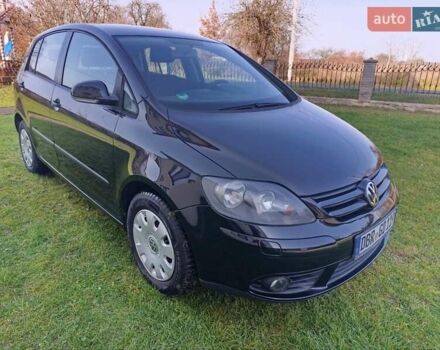 Черный Фольксваген Гольф Плюс, объемом двигателя 1.4 л и пробегом 243 тыс. км за 5250 $, фото 3 на Automoto.ua
