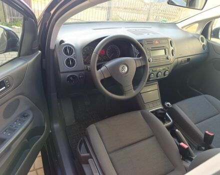 Черный Фольксваген Гольф Плюс, объемом двигателя 1.4 л и пробегом 243 тыс. км за 5250 $, фото 6 на Automoto.ua