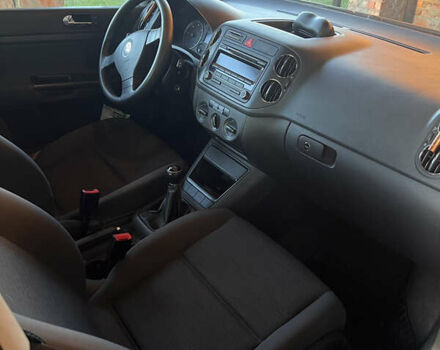 Черный Фольксваген Гольф Плюс, объемом двигателя 1.9 л и пробегом 340 тыс. км за 6300 $, фото 5 на Automoto.ua