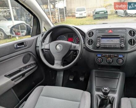 Черный Фольксваген Гольф Плюс, объемом двигателя 1.4 л и пробегом 218 тыс. км за 4850 $, фото 41 на Automoto.ua