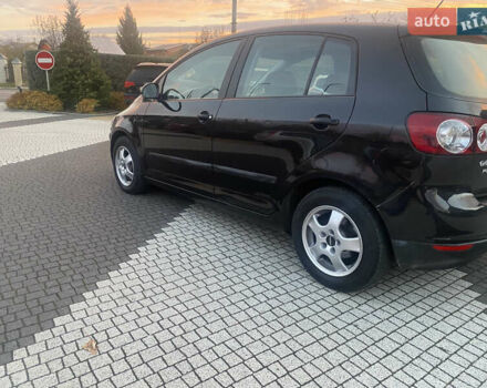 Черный Фольксваген Гольф Плюс, объемом двигателя 1.6 л и пробегом 204 тыс. км за 5450 $, фото 9 на Automoto.ua