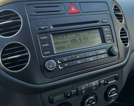 Черный Фольксваген Гольф Плюс, объемом двигателя 1.6 л и пробегом 230 тыс. км за 4950 $, фото 24 на Automoto.ua