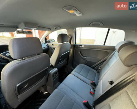 Черный Фольксваген Гольф Плюс, объемом двигателя 1.6 л и пробегом 230 тыс. км за 4950 $, фото 17 на Automoto.ua