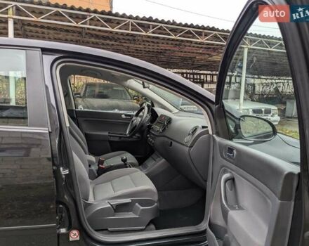 Черный Фольксваген Гольф Плюс, объемом двигателя 1.4 л и пробегом 218 тыс. км за 4850 $, фото 25 на Automoto.ua