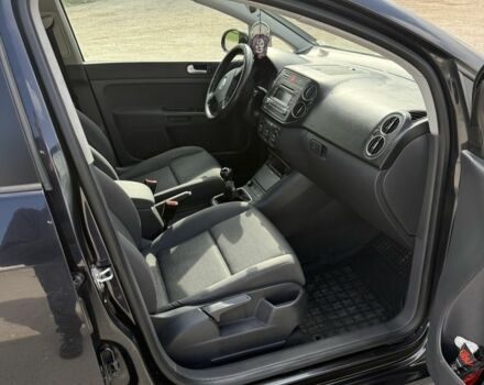 Черный Фольксваген Гольф Плюс, объемом двигателя 1.6 л и пробегом 280 тыс. км за 5299 $, фото 9 на Automoto.ua