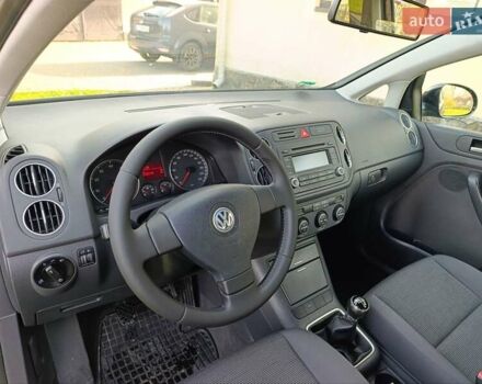 Черный Фольксваген Гольф Плюс, объемом двигателя 1.4 л и пробегом 243 тыс. км за 5250 $, фото 9 на Automoto.ua