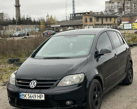 Черный Фольксваген Гольф Плюс, объемом двигателя 1.6 л и пробегом 301 тыс. км за 5999 $, фото 1 на Automoto.ua