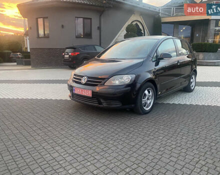 Черный Фольксваген Гольф Плюс, объемом двигателя 1.6 л и пробегом 204 тыс. км за 5450 $, фото 3 на Automoto.ua