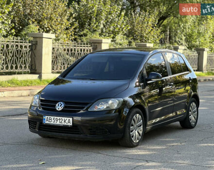 Черный Фольксваген Гольф Плюс, объемом двигателя 2 л и пробегом 250 тыс. км за 5800 $, фото 24 на Automoto.ua