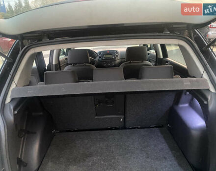 Черный Фольксваген Гольф Плюс, объемом двигателя 1.6 л и пробегом 204 тыс. км за 5450 $, фото 13 на Automoto.ua