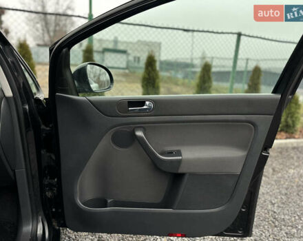 Чорний Фольксваген Golf Plus, об'ємом двигуна 1.4 л та пробігом 235 тис. км за 5400 $, фото 40 на Automoto.ua