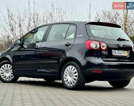 Черный Фольксваген Гольф Плюс, объемом двигателя 1.6 л и пробегом 130 тыс. км за 6200 $, фото 3 на Automoto.ua