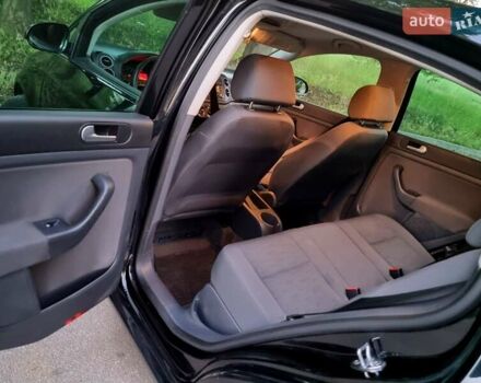 Черный Фольксваген Гольф Плюс, объемом двигателя 1.4 л и пробегом 210 тыс. км за 5800 $, фото 9 на Automoto.ua