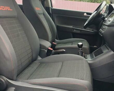 Черный Фольксваген Гольф Плюс, объемом двигателя 1.6 л и пробегом 218 тыс. км за 5250 $, фото 25 на Automoto.ua