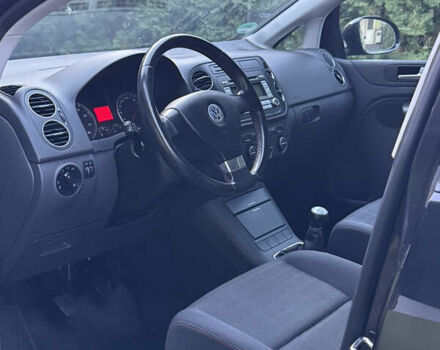 Черный Фольксваген Гольф Плюс, объемом двигателя 1.6 л и пробегом 203 тыс. км за 6300 $, фото 12 на Automoto.ua