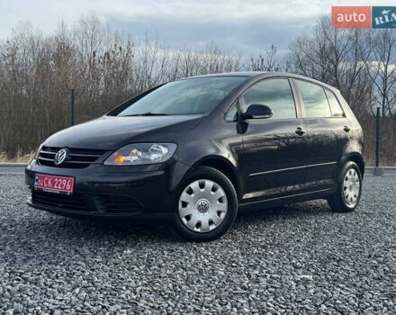 Чорний Фольксваген Golf Plus, об'ємом двигуна 1.6 л та пробігом 204 тис. км за 4850 $, фото 1 на Automoto.ua