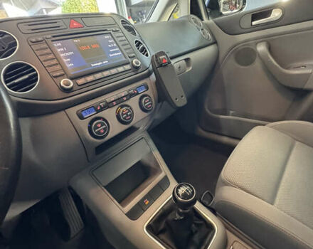 Черный Фольксваген Гольф Плюс, объемом двигателя 1.6 л и пробегом 207 тыс. км за 5299 $, фото 27 на Automoto.ua