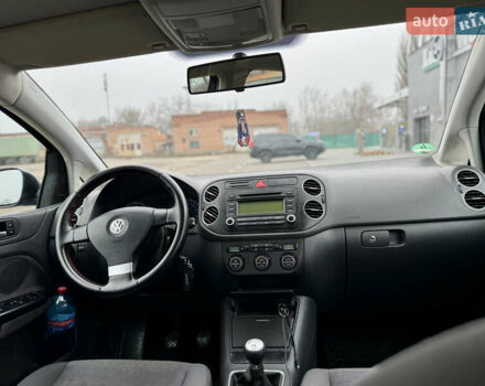 Черный Фольксваген Гольф Плюс, объемом двигателя 1.6 л и пробегом 187 тыс. км за 6150 $, фото 20 на Automoto.ua